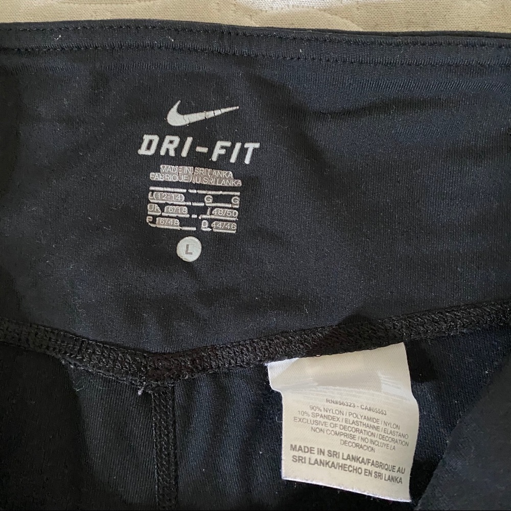 Women’s Nike shorts - Picture 4 of 4